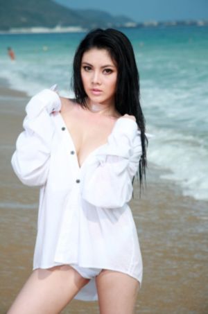 九龙冰室（国）-标清高清在线观看